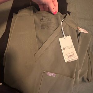 Brand New Catarina Scrub Top